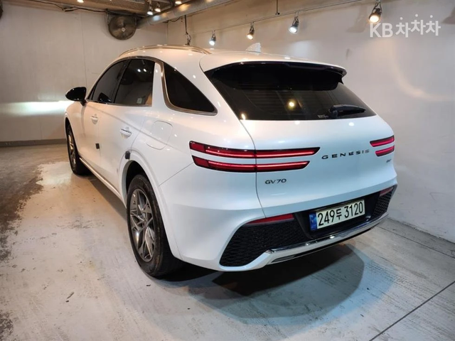 Genesis GV70 2.2 AWD 2024 ЛИЗИНГ БЕЗ ПЪРВОНАЧАЛНА ВНОСКА - автомобили, коли, обяви за нови и употребявани 3