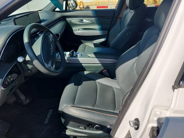 Genesis GV70 AWD 2.5T ADVANCED PLUS * HEA UP * ОБДУХВАНЕ * - автомобили, коли, обяви за нови и употребявани 4