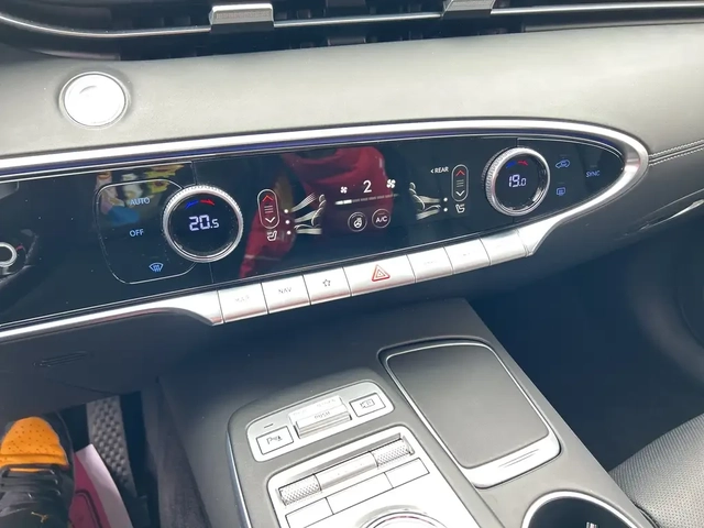 Genesis GV70 2.5 T-GDI * 4х4* ДИСТРОНИК * FULL LED * ПОДГРЕВ - автомобили, коли, обяви за нови и употребявани 6