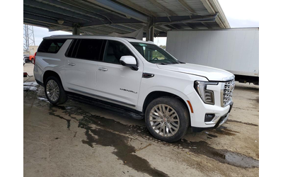 gmc-yukon-6-2l-8-4x4-w-rear-wheel-drv - 3