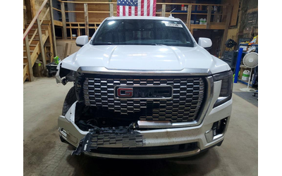 gmc-yukon-6-2l-8-4x4-w-rear-wheel-drv - 4
