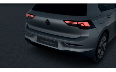 VW Golf Golf 8 Life Plus 2.0 TDI SCR DSG - автомобили, коли, обяви за нови и употребявани 7