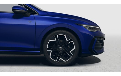 VW Golf Golf 8 R-Line Plus 1.5 eTSI OPF DSG - автомобили, коли, обяви за нови и употребявани 8