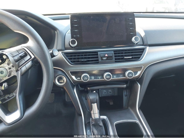 Honda Accord 1.5L I-4 DI, DOHC, VVT, TURBO, 192HP Front Wheel Drive - автомобили, коли, обяви за нови и употребявани 5