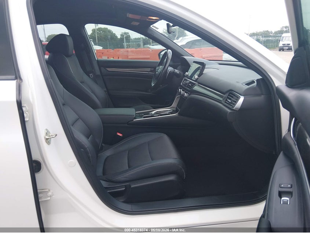 Honda Accord 2.0L I-4 DI, DOHC, VVT, TURBO, 252HP Front Wheel Drive - автомобили, коли, обяви за нови и употребявани 4