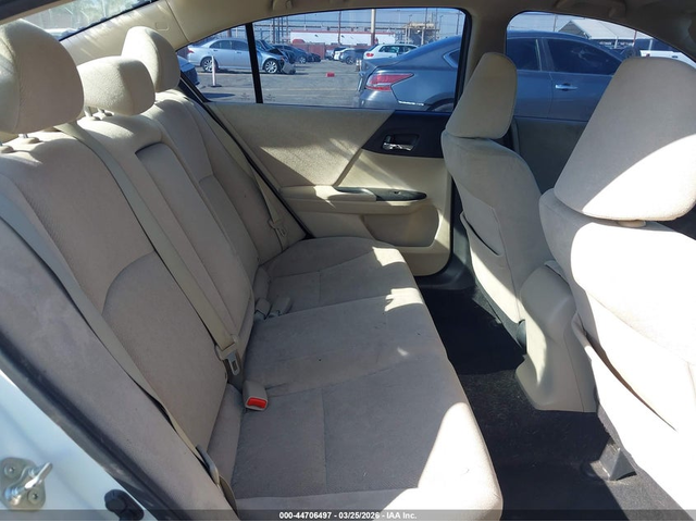 Honda Accord 2.4L I-4 DI, DOHC, VVT, 185HP Front Wheel Drive - автомобили, коли, обяви за нови и употребявани 7