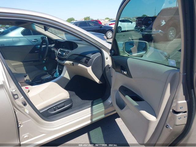 Honda Accord 2.4L I-4 DI, DOHC, VVT, 185HP Front Wheel Drive - автомобили, коли, обяви за нови и употребявани 4