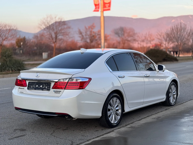 Honda Accord 2.0i Hybrid - автомобили, коли, обяви за нови и употребявани 4