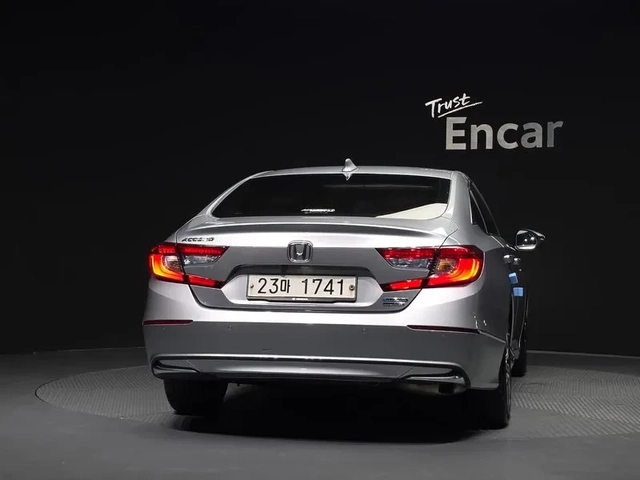 Honda Accord 2.0 Hybrid - САМО 30% АВАНС! - автомобили, коли, обяви за нови и употребявани 3