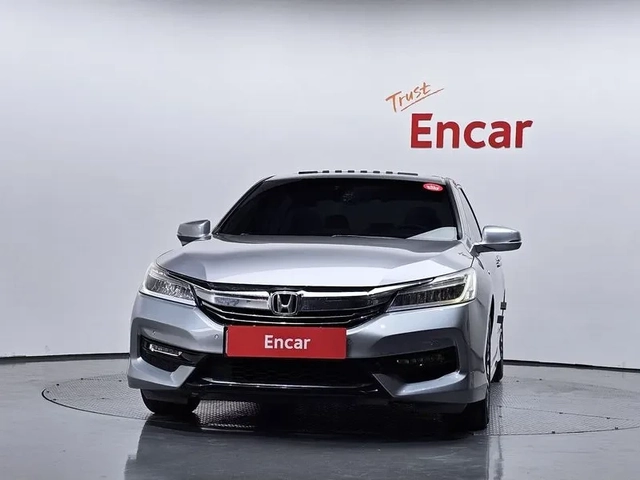 Honda Accord 2.0 Hybrid - САМО 30% АВАНС! - автомобили, коли, обяви за нови и употребявани 2