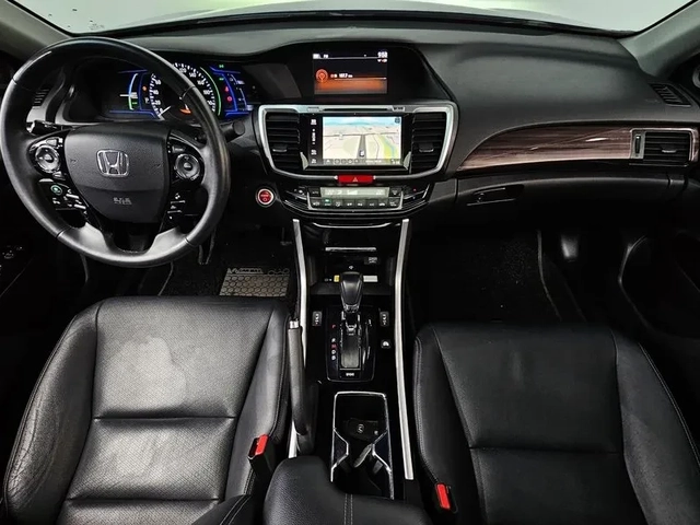 Honda Accord 2.0 Hybrid - САМО 30% АВАНС! - автомобили, коли, обяви за нови и употребявани 6
