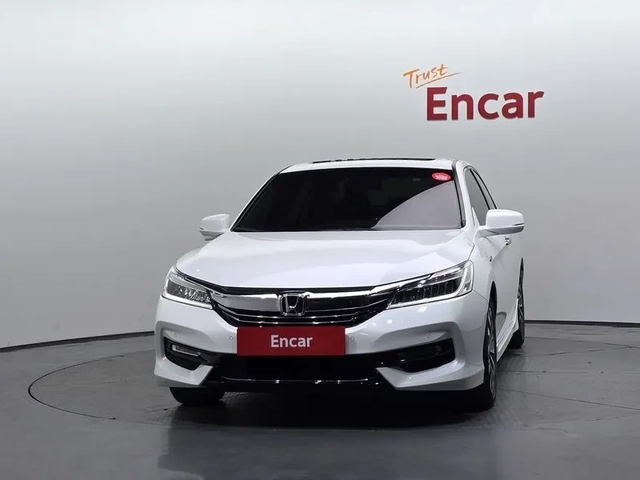 Honda Accord 2.0 Hybrid - САМО 30% АВАНС! - автомобили, коли, обяви за нови и употребявани 2