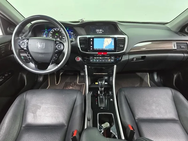 Honda Accord 2.0 Hybrid - САМО 30% АВАНС! - автомобили, коли, обяви за нови и употребявани 6