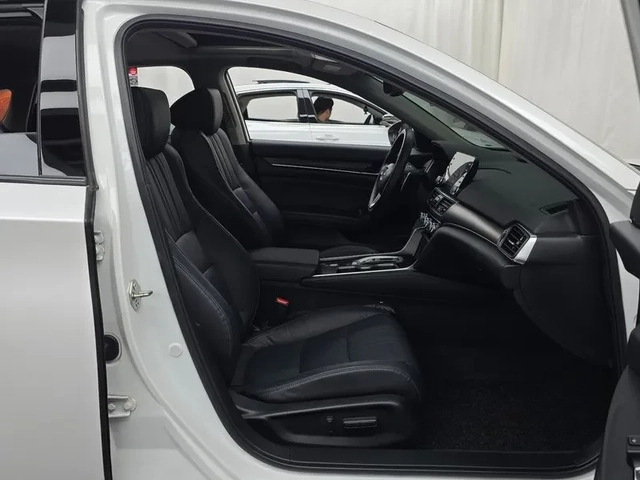 Honda Accord 2.0 Hybrid - САМО 30% АВАНС! - автомобили, коли, обяви за нови и употребявани 10