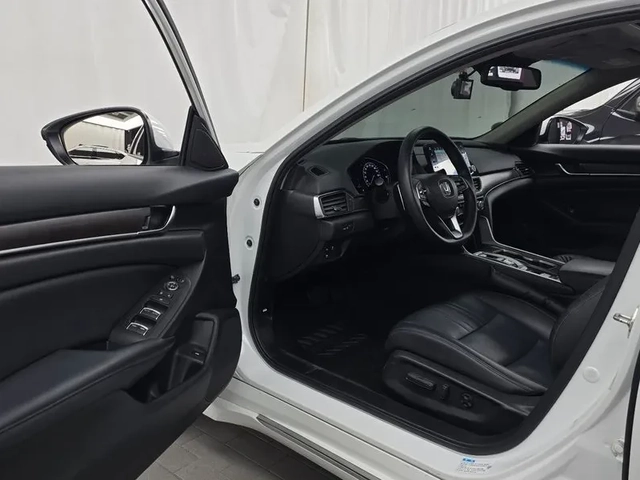Honda Accord 2.0 Hybrid - САМО 30% АВАНС! - автомобили, коли, обяви за нови и употребявани 9