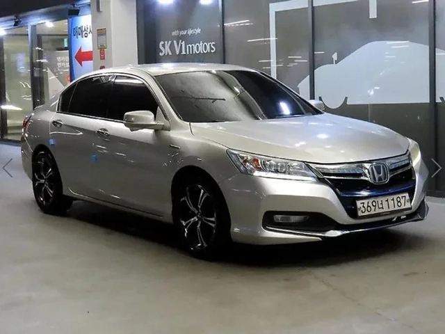 Honda Accord 2.0 Hybrid - САМО 30% АВАНС! - автомобили, коли, обяви за нови и употребявани 0