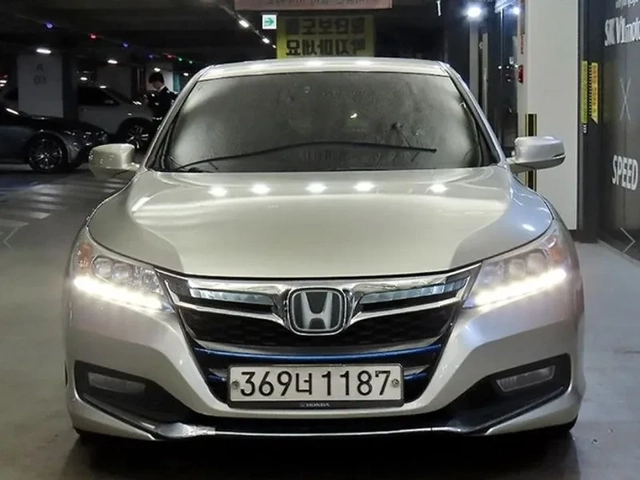 Honda Accord 2.0 Hybrid - САМО 30% АВАНС! - автомобили, коли, обяви за нови и употребявани 1