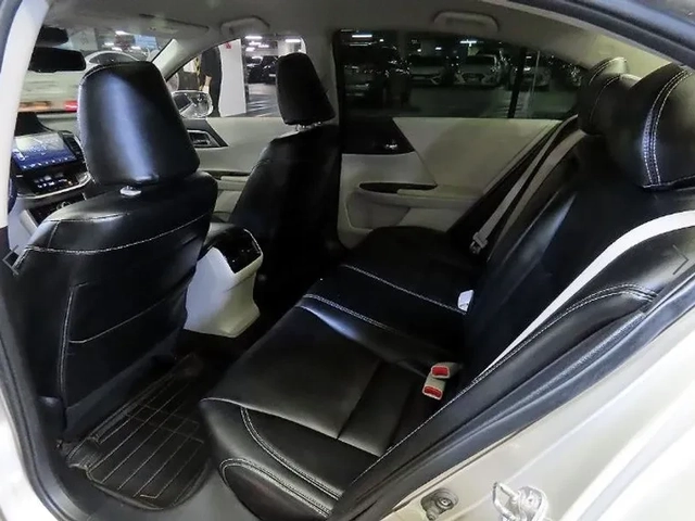 Honda Accord 2.0 Hybrid - САМО 30% АВАНС! - автомобили, коли, обяви за нови и употребявани 6