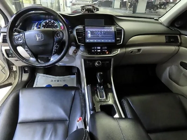 Honda Accord 2.0 Hybrid - САМО 30% АВАНС! - автомобили, коли, обяви за нови и употребявани 9