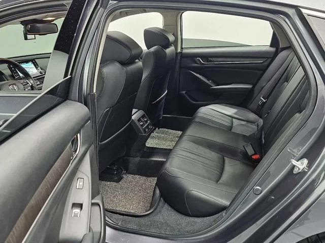 Honda Accord 2.0 Hybrid - САМО 30% АВАНС! - автомобили, коли, обяви за нови и употребявани 11