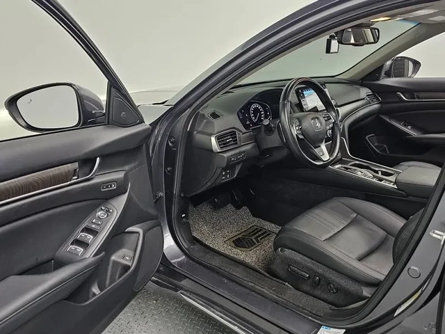 Honda Accord 2.0 Hybrid - САМО 30% АВАНС! - автомобили, коли, обяви за нови и употребявани 9