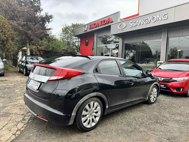 Honda Civic 1,8 i-VTEC - автомобили, коли, обяви за нови и употребявани 5