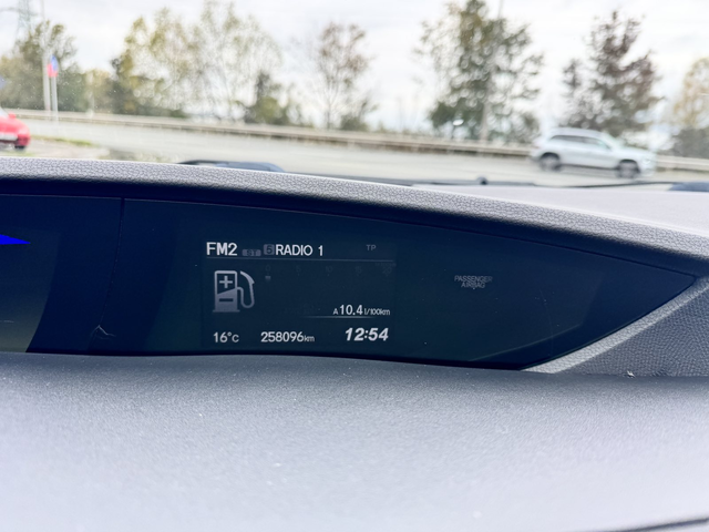 Honda Civic 1,8 i-VTEC - автомобили, коли, обяви за нови и употребявани 9