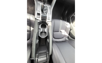 Honda Civic 1.5 - автомобили, коли, обяви за нови и употребявани 12