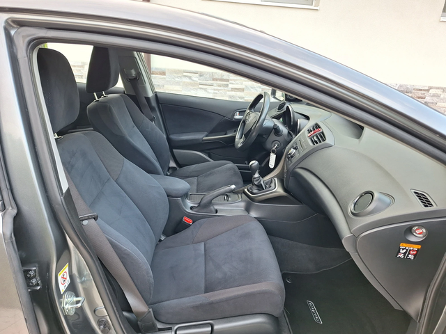 Honda Civic 1.6 I-DTEC - автомобили, коли, обяви за нови и употребявани 13