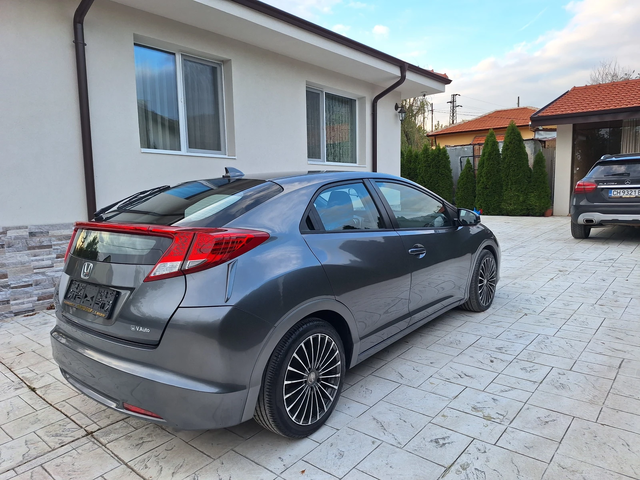 Honda Civic 1.6 I-DTEC - автомобили, коли, обяви за нови и употребявани 3