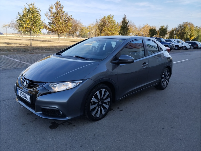 Honda Civic 1.6DTEC Камера - автомобили, коли, обяви за нови и употребявани 2