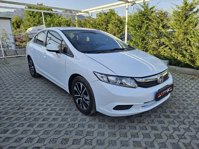 Honda Civic 1.8i-141кс= АВТОМАТ= НАВИ= ПОДГРЕВ - автомобили, коли, обяви за нови и употребявани 1