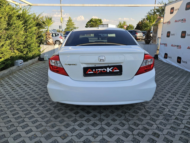 Honda Civic 1.8i-141кс= АВТОМАТ= НАВИ= ПОДГРЕВ - автомобили, коли, обяви за нови и употребявани 3