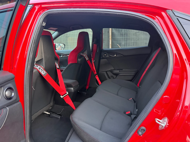 Honda Civic Type-R GT - автомобили, коли, обяви за нови и употребявани 11