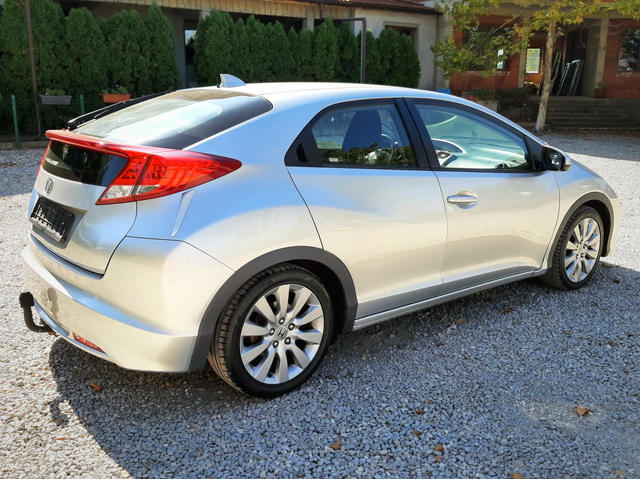 Honda Civic 1.6 i-DTEC 6ск. КАТО НОВА !!! - автомобили, коли, обяви за нови и употребявани 3