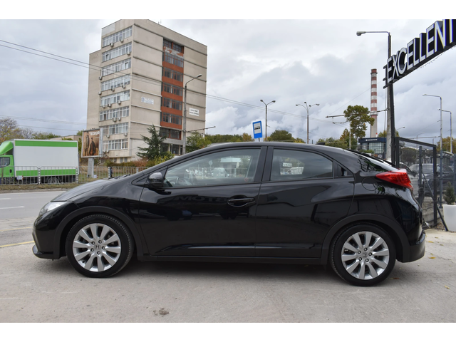 Honda Civic 1.8i* AUTOMAT* LED - автомобили, коли, обяви за нови и употребявани 2