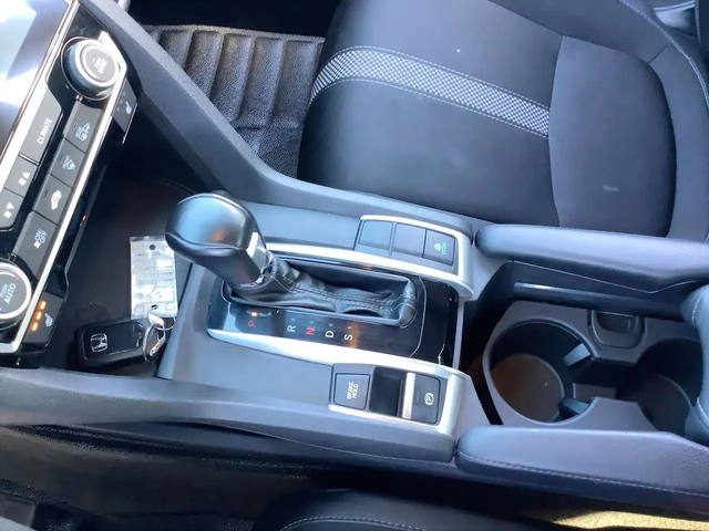 Honda Civic Sport Sedan | Sunroof | SafetyTech | CarPlay | FWD Front Wheel Drive - автомобили, коли, обяви за нови и употребявани 15