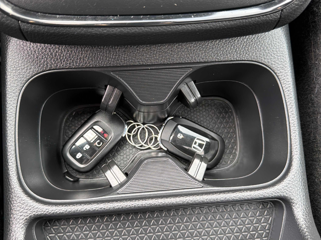 Honda CR-V HYBRID 2.0L 4cyl AWD - автомобили, коли, обяви за нови и употребявани 11