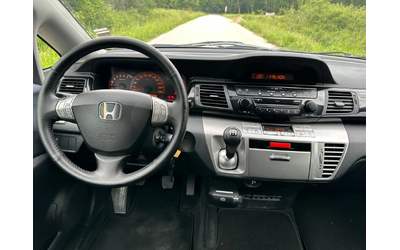 Honda Fr-v 1.7i - автомобили, коли, обяви за нови и употребявани 10