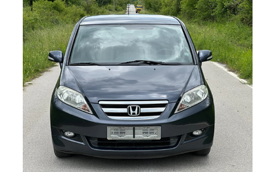 honda-fr-v - 1