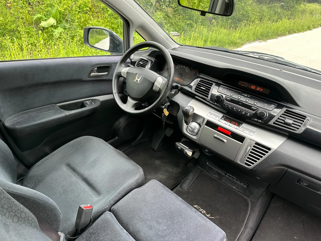 Honda Fr-v 1.7i - автомобили, коли, обяви за нови и употребявани 9