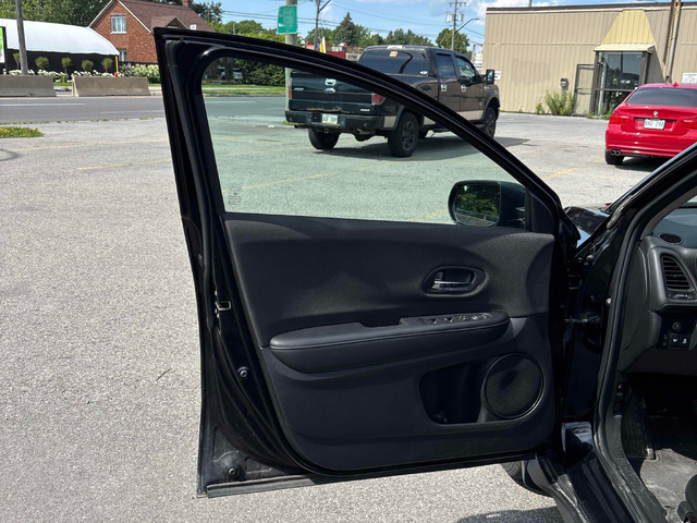 Honda HR-V 1.8L 4cyl FWD - автомобили, коли, обяви за нови и употребявани 12