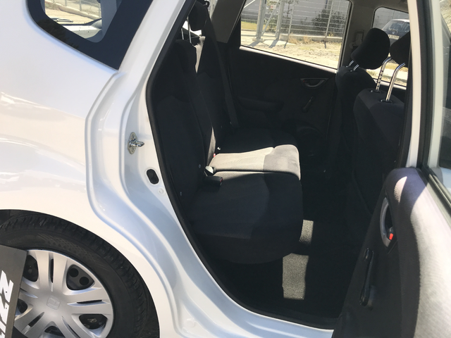 Honda Jazz 1,4 i-VTEC - автомобили, коли, обяви за нови и употребявани 11