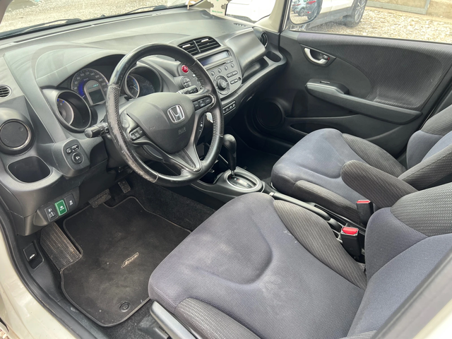 Honda Jazz 1.3 HYBRID - автомобили, коли, обяви за нови и употребявани 9