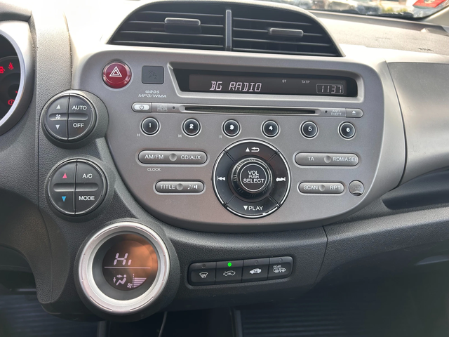 Honda Jazz 1.4i EURO 5 - автомобили, коли, обяви за нови и употребявани 11