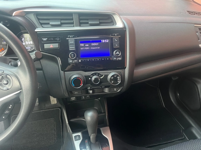 Honda Jazz 1.3i Automt - автомобили, коли, обяви за нови и употребявани 6