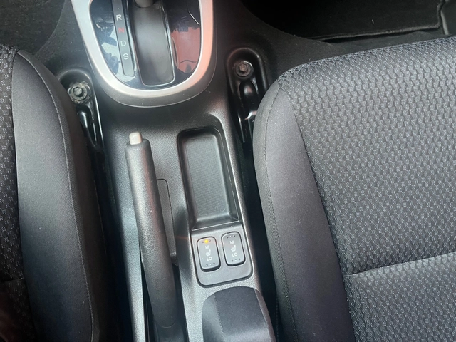 Honda Jazz 1.3i Automt - автомобили, коли, обяви за нови и употребявани 7