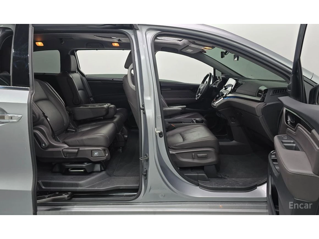 Honda Odyssey * ПОДГРЕВ* ОБДУХВАНЕ* КОЖА* ПАНОРАМА* FULL* КРАЙНА - автомобили, коли, обяви за нови и употребявани 7