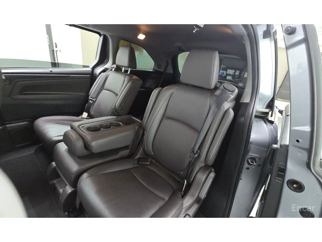 Honda Odyssey * ПОДГРЕВ* ОБДУХВАНЕ* КОЖА* ПАНОРАМА* FULL* КРАЙНА - автомобили, коли, обяви за нови и употребявани 8