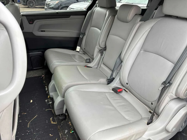 Honda Odyssey Touring| ШИБИДАХ| ПОДГЕВИ| ОБДУХВАНЕ| КЛИП| CARFAX - автомобили, коли, обяви за нови и употребявани 11